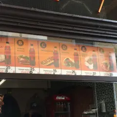 Ile kosztuje mały kebab? Poznaj ceny w popularnych miejscach