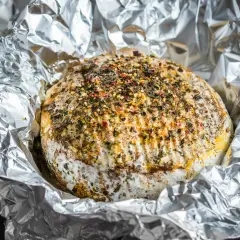 Jak zrobić camembert na grillu – prosty przepis na pyszne danie