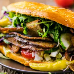 Ile kcal ma kebab w picie? Zaskakujące fakty o kaloriach