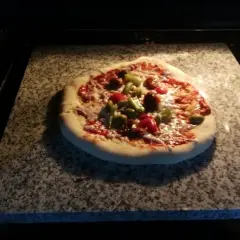 Jaki kamień do pizzy: wybierz najlepszy materiał dla idealnej pizzy