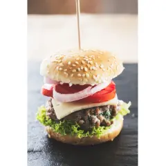 Ile kalorii ma hamburger? Zaskakujące różnice w kaloryczności