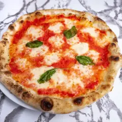 Ile sera na pizzę? Odpowiednia ilość dla idealnego smaku