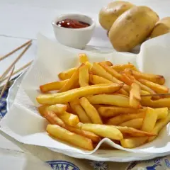 Na jakim oleju smażyć frytki, aby uniknąć niezdrowego tłuszczu?