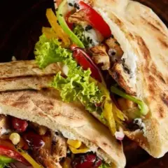 Ile kalorii ma mały kebab? Sprawdź, co wpływa na jego kcal