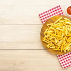 Jak zrobić frytki w mikrofali - prosty przepis na chrupiące frytki