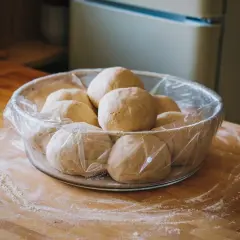 Jak rozmrozić ciasto na pizzę, aby zachować jego idealną jakość