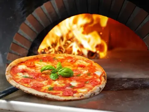 Ile kcal ma pizza capriciosa? Zaskakujące fakty o kaloriach