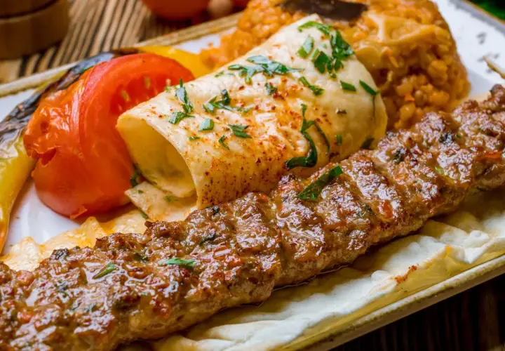 Ile węglowodanów ma kebab? Zaskakujące fakty o jego składzie