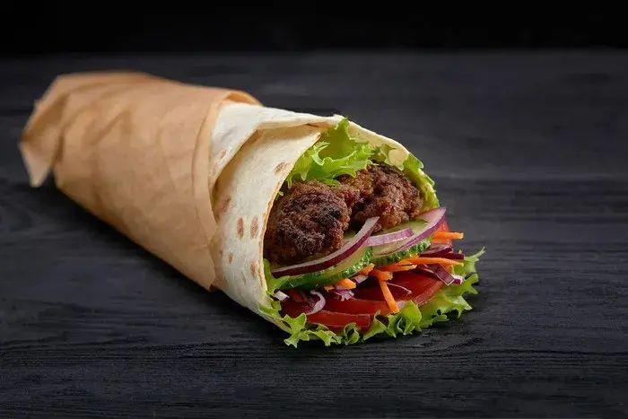 Czy kebab jest lekkostrawny? Poznaj sekrety jego trawienia