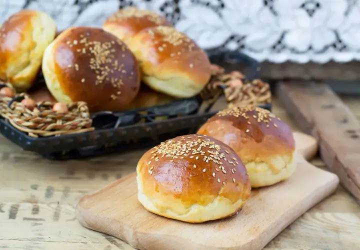 Jak podgrzać bułki do hamburgerów z Biedronki, aby były idealne
