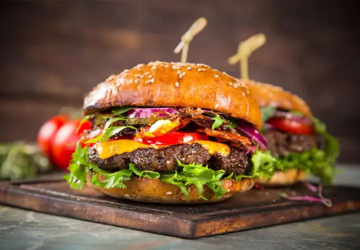 Jak się robi burgery – prosty przepis na idealne domowe burgery
