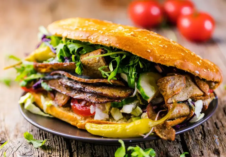Pizza czy kebab co zdrowsze? Sprawdź, co wybrać dla zdrowia