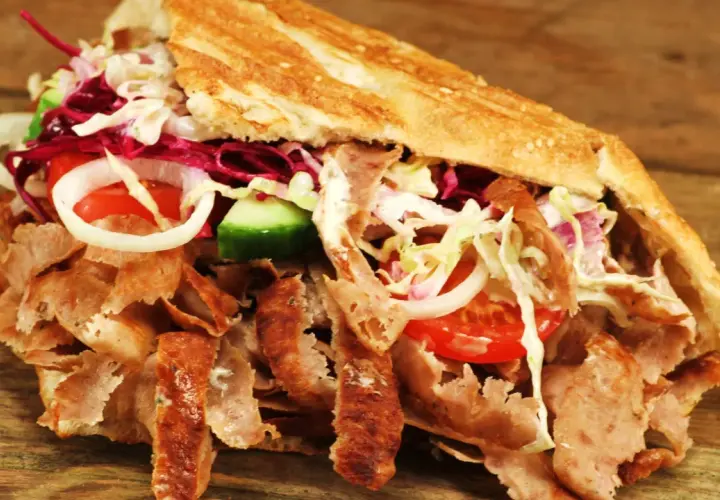 Czy kebab tuczy? Sprawdź kalorie i zdrowe alternatywy dla diety
