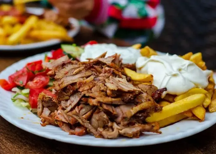 Ile kcal ma duży kebab? Zaskakujące fakty o kaloriach w kebabie