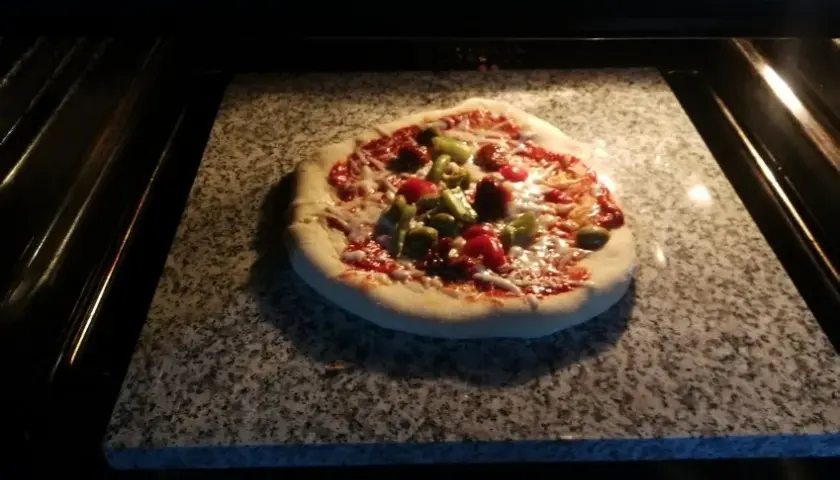 Jaki kamień do pizzy: wybierz najlepszy materiał dla idealnej pizzy