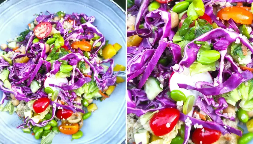 Kolorowa surówka z czerwonej kapusty, edamame, pomidorkami i ogórkiem. Wygląda jak surówka z czerwonej kapusty jak w restauracji, pyszna i zdrowa.