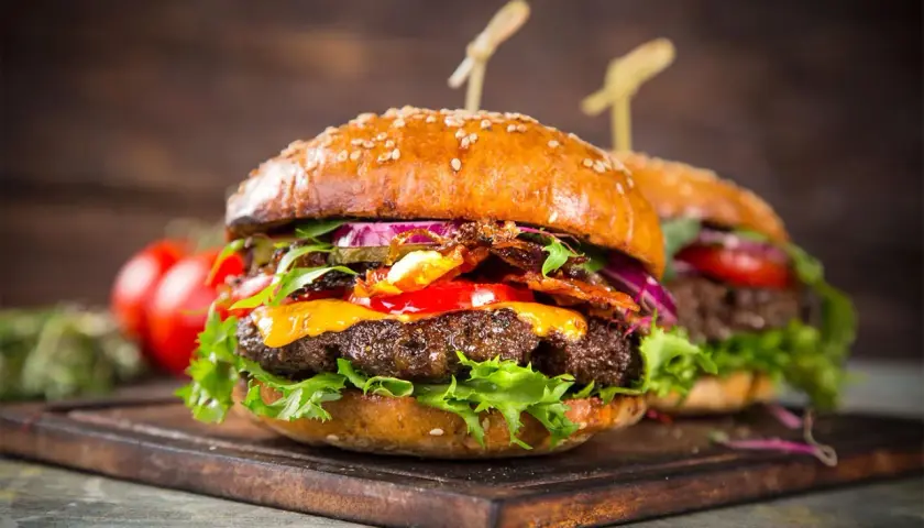 Jak się robi burgery – prosty przepis na idealne domowe burgery