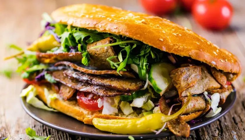 Pizza czy kebab co zdrowsze? Sprawdź, co wybrać dla zdrowia