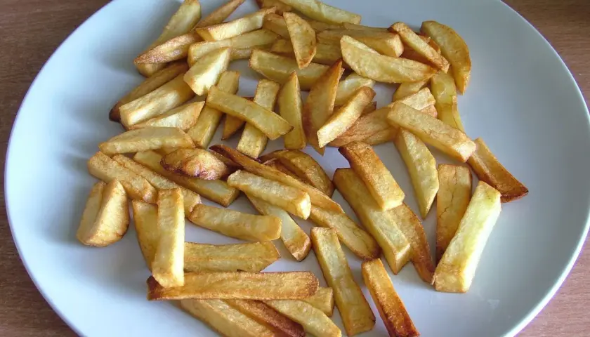 Ile kcal mają frytki z piekarnika? Zaskakujące różnice w kaloriach