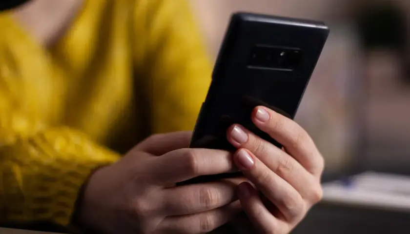 Czy aplikacje platform online oferują lepsze doświadczenie niż przeglądarki mobilne?