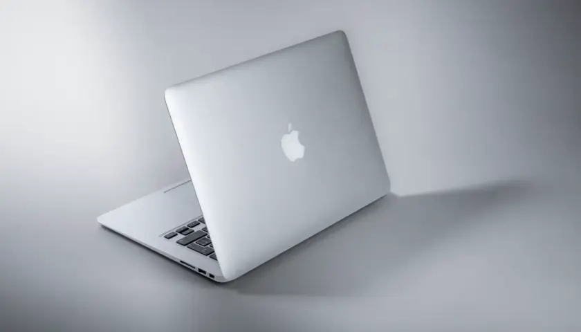 Podstawka chłodząca pod laptopa: mały dodatek, który pomaga utrzymać wydajność