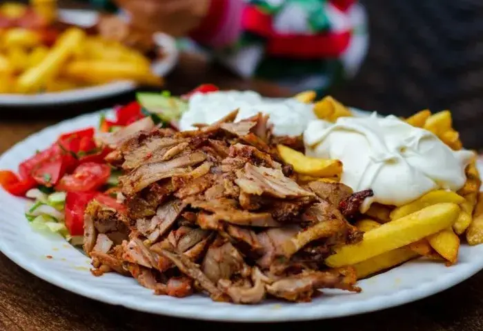 Ile kcal ma duży kebab? Zaskakujące fakty o kaloriach w kebabie