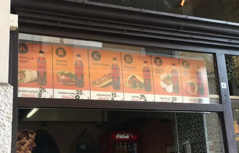 Ile kosztuje mały kebab? Poznaj ceny w popularnych miejscach