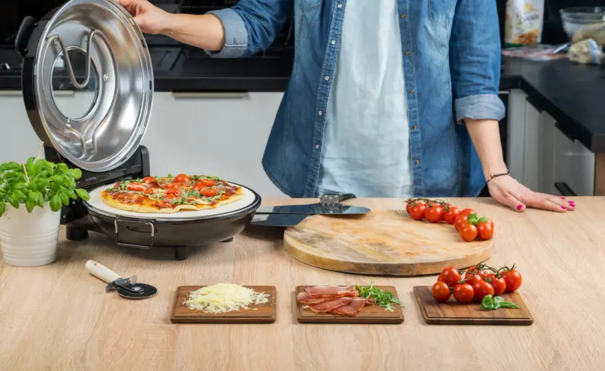 Na której półce piec pizzę - Jak uzyskać idealnie chrupiący spód?