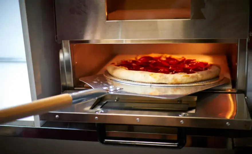 Na którym poziomie piec pizzę - Środek czy dół? Poznaj idealny układ