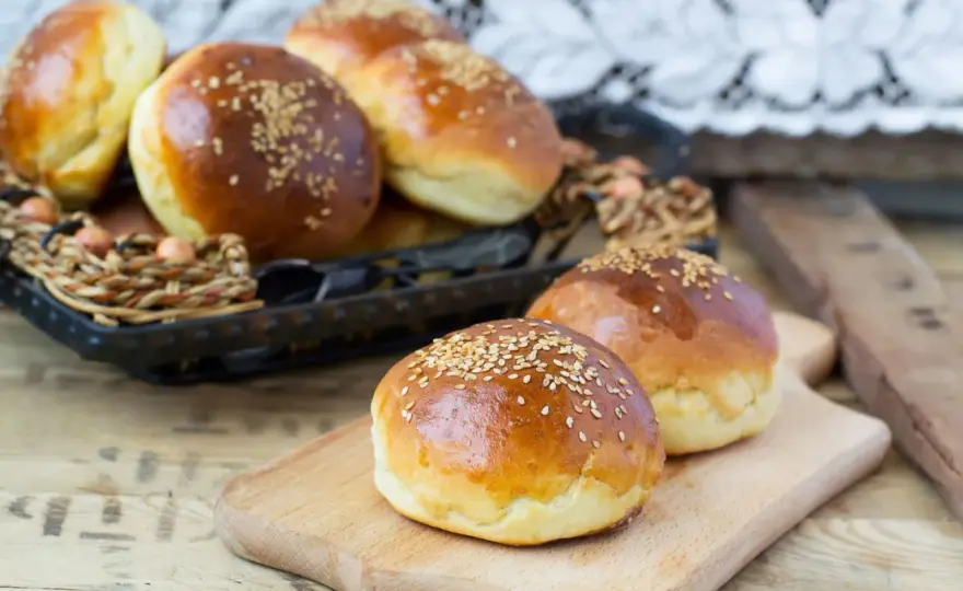 Jak podgrzać bułki do hamburgerów z Biedronki, aby były idealne