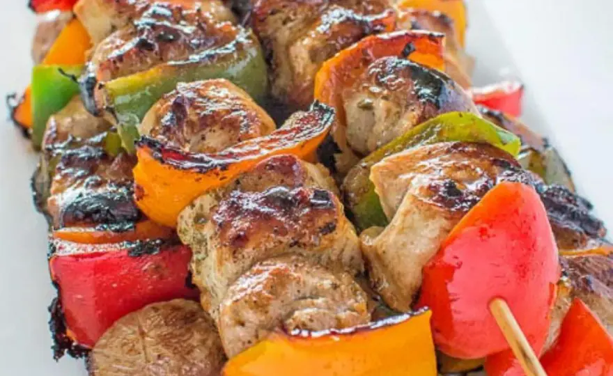 Ile kalorii ma mały kebab z kurczakiem - Sprawdź, co podbija wynik
