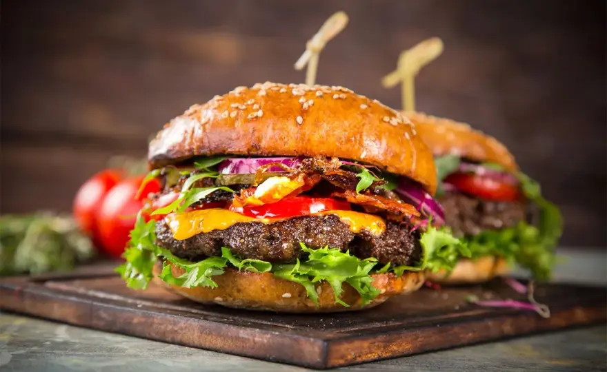Jak się robi burgery – prosty przepis na idealne domowe burgery