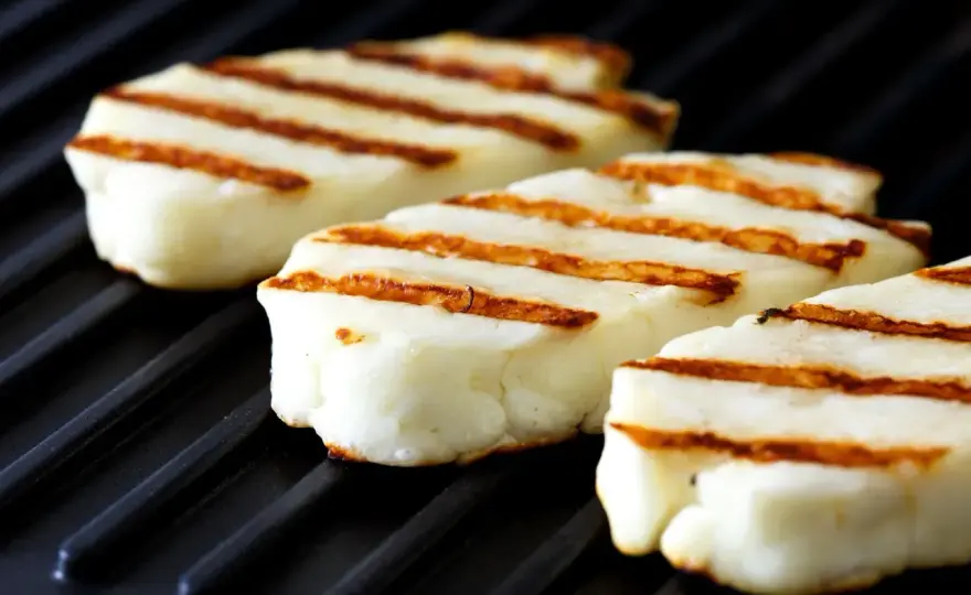 Halloumi z grilla - jak grillować, by był idealny?