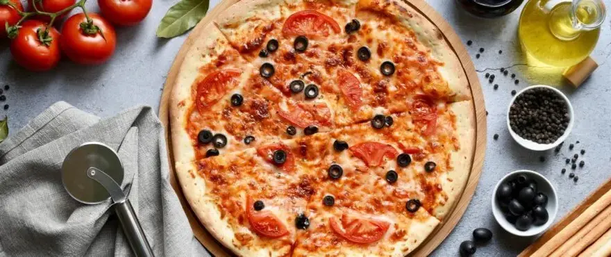 Szybka pizza bez drożdży - łatwy przepis na smaczny posiłek