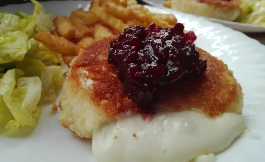 Panierowany camembert - jak zrobić idealny? Prosty przepis!