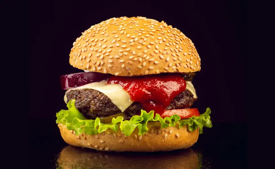 Jak podgrzać hamburgera w piekarniku, aby nie stracił smaku?