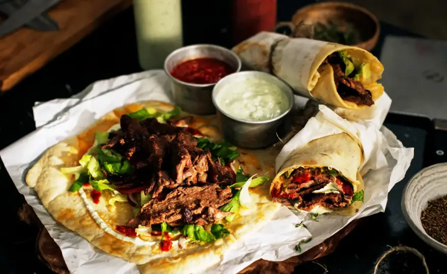 Kebab w lawaszu - dlaczego jest lepszy? Sekrety zawijania!
