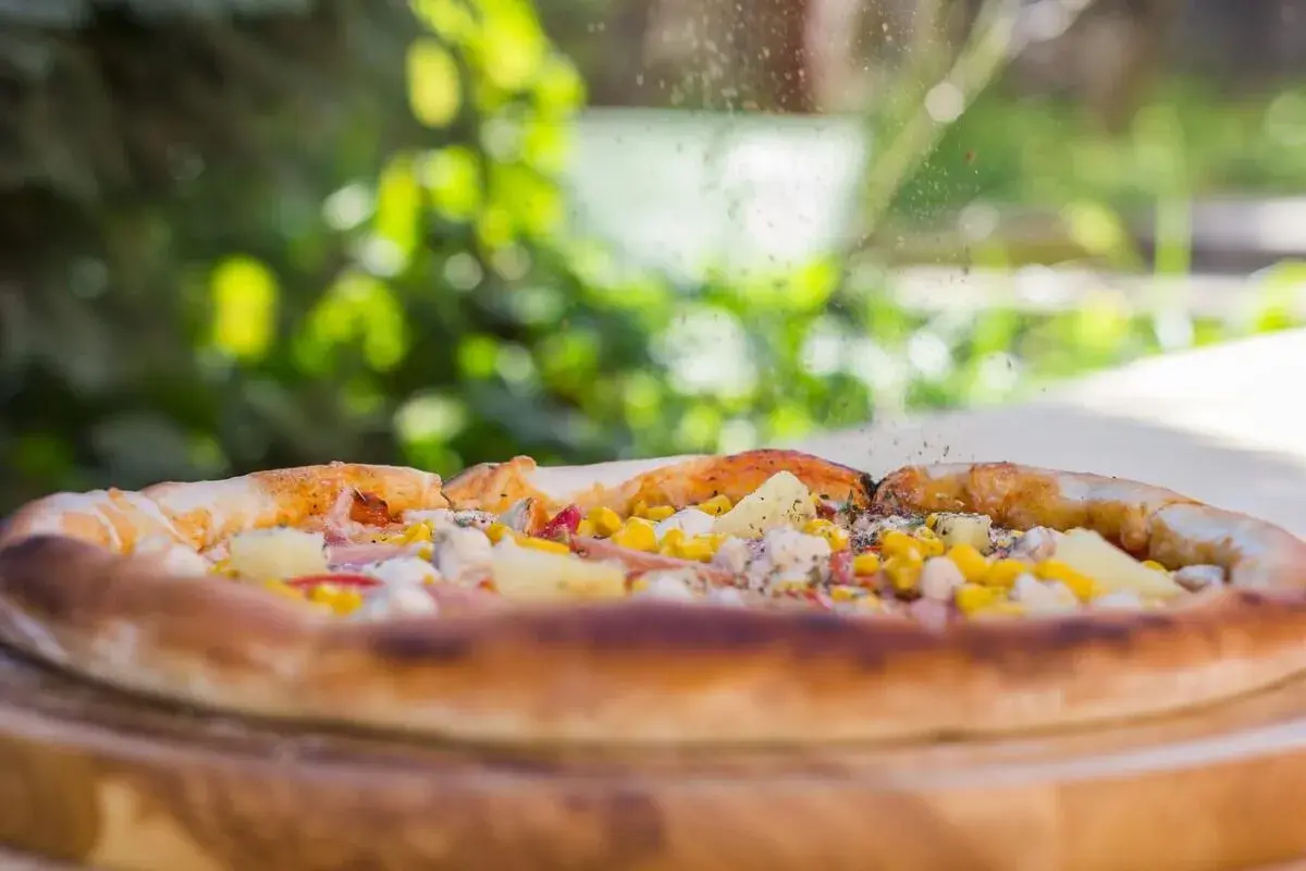 Kto wymyślił pizzę? Fascynująca historia jej powstania i twórcy