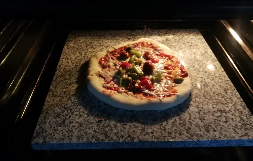 Jaki kamień do pizzy: wybierz najlepszy materiał dla idealnej pizzy