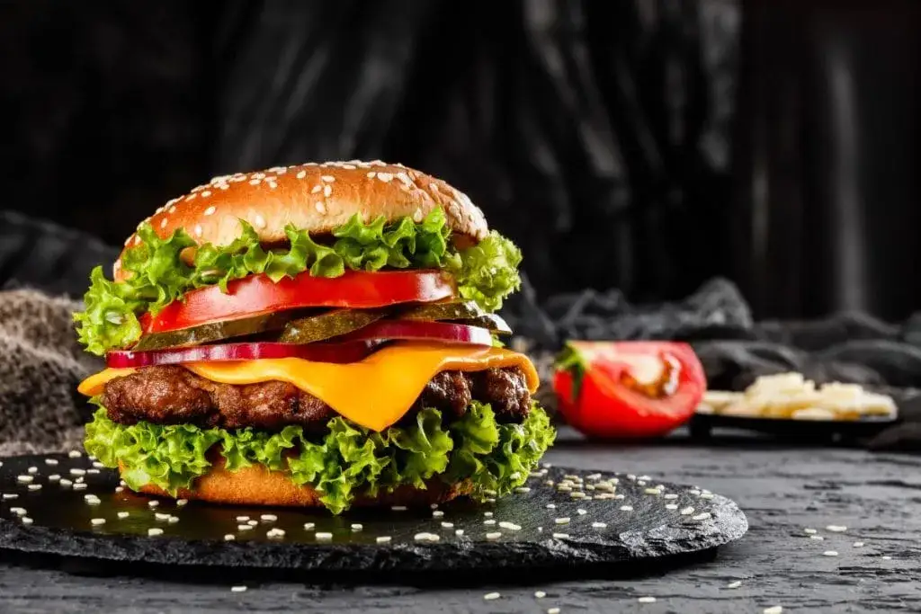 Zdjęcie Jak podgrzać hamburgera w piekarniku, aby nie stracił smaku?