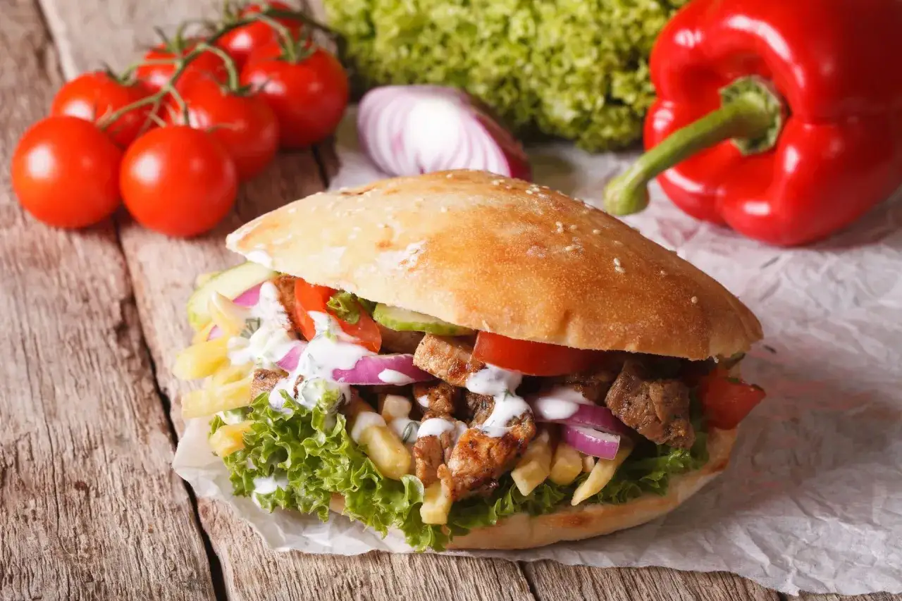 Zdjęcie Czy kebab tuczy? Sprawdź kalorie i zdrowe alternatywy dla diety